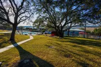 TX Canyon Lake Condo w Great View, Pool, Boat & Trailer Parking