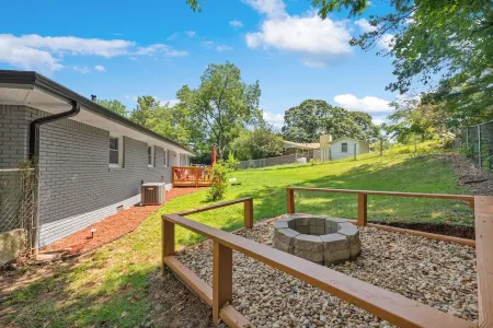 Serenity on Stroud: Fire Pit + Games + Fun