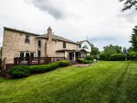 Gorgeous Chateau/House on 1.5 acres - in Annandale Center/ mins to Washington DC Hotels in Mason