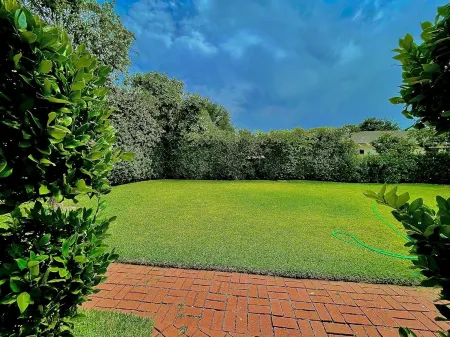 Cozy Studio with beautiful open private yard 5 minutes from Pasadena