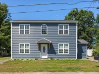 Large Private Yard, 4Br Home, Walk to Town Center Hotels in Meredith