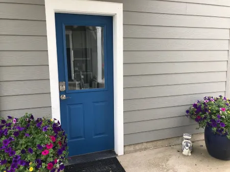 Modern Private Access 1 Bed Studio Downtown Coeur d'Alene Idaho