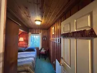 Eye of Denali: Denali View/River Front Hotel dekat Talkeetna Sundog Kennel