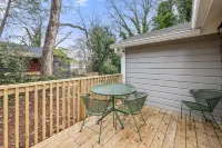 Cozy 2 bedroom in the heart of Gold City