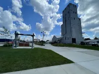 Updated Historic Home, in the Heart of Greenfield. Walking distance to downtown! فنادق في جرينفيلد