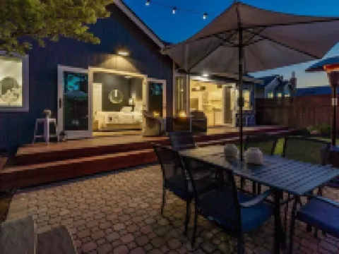 Gourmet Kitchen in Wine Country w/Hot Tub + Office Hotels in Windsor