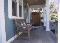 5 minute walk to Beach, Stage Fort Park, and Gloucester Promenade!