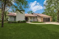 Luxury Lakefront Oasis - Kayaks, Views & Games