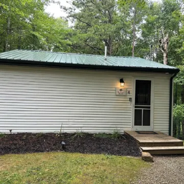 Trophy Buck sleeps 6, or rent all 4 for 20. Horseback riding across the Rd!