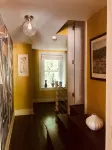 Stylish Stone Row Apartment in Historic Downtown Отели рядом с достопримечательностью «Mauch Chunk Museum & Cultural Center»