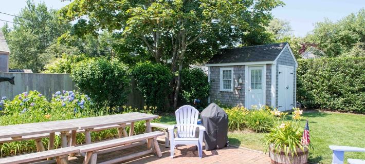 Ten Min. Walk to Main St. Perfect for Families/Groups. Gorgeous Enclosed Yard. Hotels in Nantucket