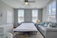Beauty on Ball - Main 3 - King bed, Nearby restaurants and Beach!!