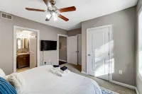 Walkable to Oakley Square-Newly Renovated-King Bed