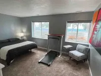Ski Retreat with Hot Tub & 360 Views of SLC from 5bd 4ba in Draper, 100% 5 Stars Hotéis em Draper