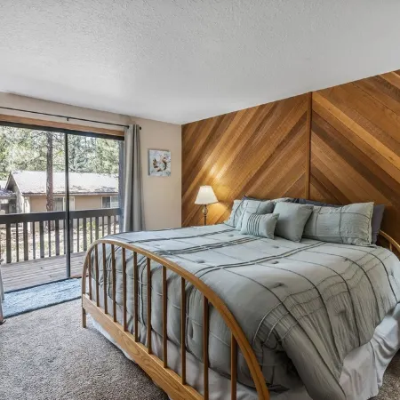 6 Lynx Sunriver