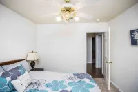 Bethel Nest with BBQ Grill, Jet Tub, Walk in Shower. Hotels near Talbots