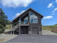 Roslyn Ridge Get-A-Way w/ hot tub