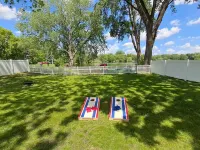 Lake Retreat, Year Round Hot Tub, Pool Table, Pedal Boat Hotels near Moore Lake Commons Shopping Center