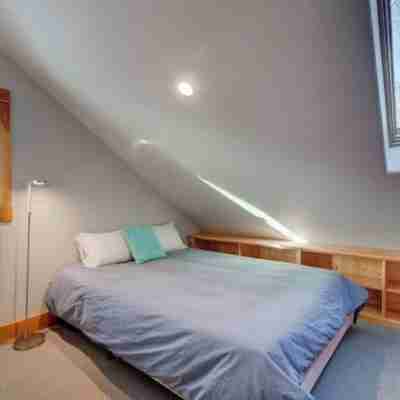 Peaceful Bozeman Retreat Rooms