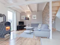 Great Vacation Home with Garden, Terrace, 500m to the Beach, Free Wlan, Parking Lot Hotels in Zingst