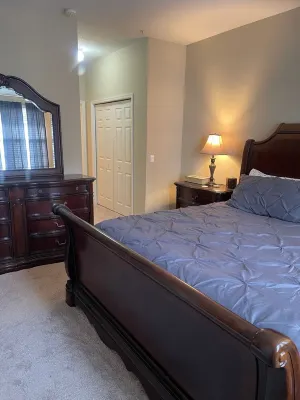 Cozy Family Condo 2 miles from Disney! 3 Bedroom, 2 Bath / Sleeps 10-12 Hôtels à proximité de : Walmart Supercenter