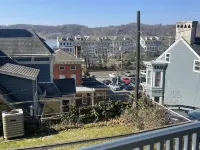 Quarry Landing - Center of Town & River View - 3 Bedroom