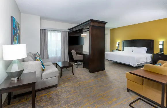 薩拉索塔/萊克伍德蘭奇歡朋套房酒店