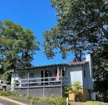 Charming cabin with great mountain views and easy access in all weather