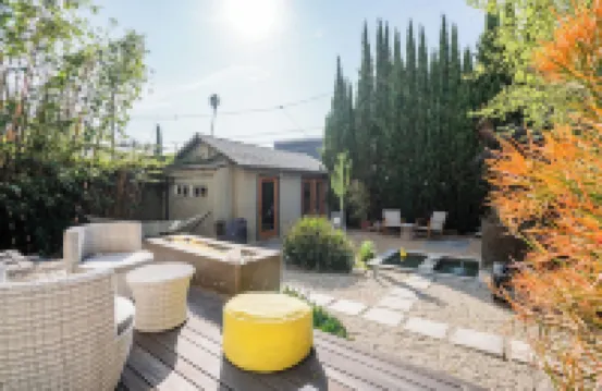 Venice Beach Villa: private luxury, sundeck, prime in-demand location