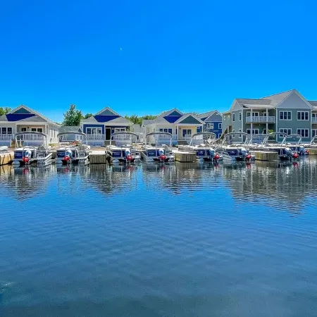 Kayak Shack: Waterfront, 2nd Floor, Boat Dock, in the Heart of Downtown