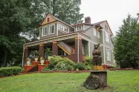 Bear House 1890, Stinson Suite, Perfect Getaway, Walk to Cafes, Outdoor Activity