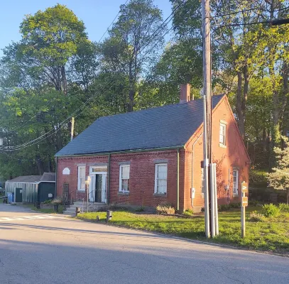 1-Bedroom Apartment in Milton Lower Mills convenient to Boston & Cambridge 米爾頓住宿飯店