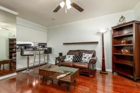 Secluded Pleasant Valley Hideout