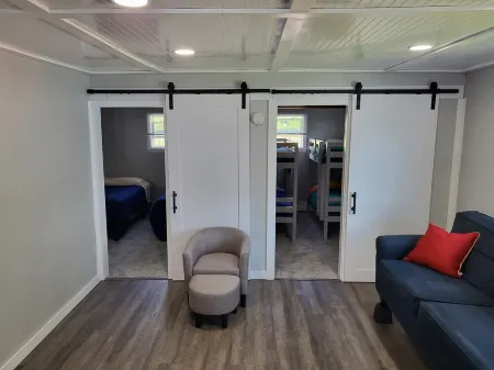 The Big House at Somo View Resort Отели в г. Lincoln County