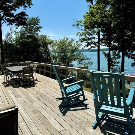 Seven Oaks — Lakefront Cottage on Owasco Lake — Large Beach with Stunning Views