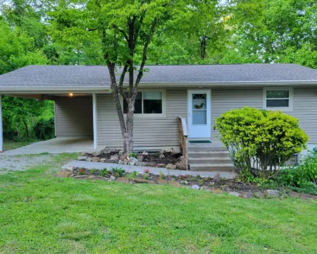 Stock Cottage Cozy 2 Br, 2 Bath House Next to Biology Trails and Sau コレッジデールのホテル