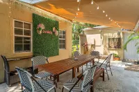 Chic Palm Beach Cove Guesthouse with Zen Garden