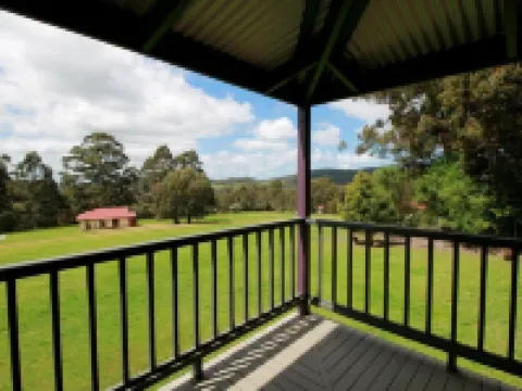 Cabins Nestled in 170 Acres of old Growth Forest Near the Valley of the Giants Hotels in Walpole