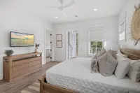 Luxe 5Br with Pool, Hot Tub, Outdoor Kitchen, Bikes, Close to Beach & Seaside - Beach