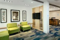 Holiday Inn Express & Suites Medford