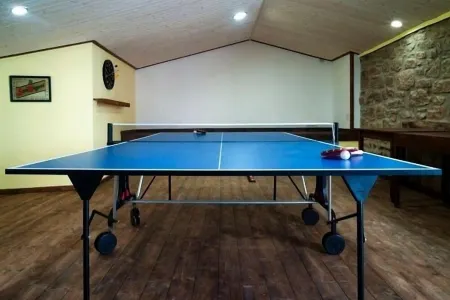 Rural house (full rental) Masia Pallares de Dalt for 10 people Отели рядом с достопримечательностью «Cova d'Anes»