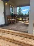 Cozy 2-bedroom cabin on Cattle ranch, in Chiloquin, close to Crater LakeWiFi, AC