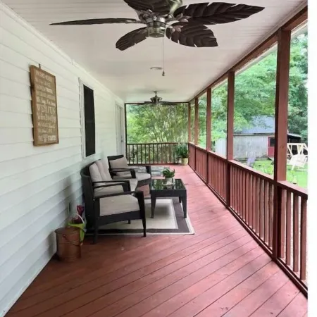 Cozy, Clean, and Comfortable 3 Bedroom/ 2.5 Bath Home in Sneads Ferry,