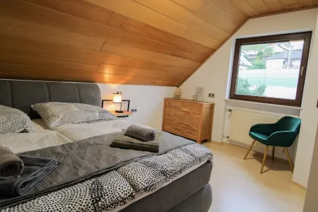 Whirlpool, sauna, box-spring beds, Netflix, balcony, garden & barbecue - 6 persons Отели в г. Кохем-Целль