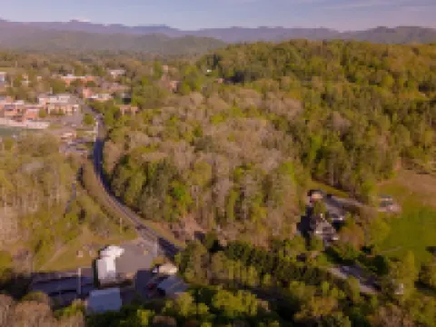 Ada-Friendly Estate Cottage • 2 King Beds • Quiet Retreat Hotels in Mars Hill