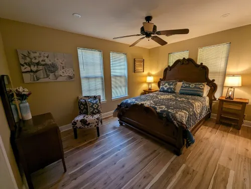 Countryside Cowboy Cabin is only minutes from Frankston and pet friendly