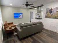 Pet friendly 2-bdrm home minutes from downtown
