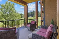 Suncadia Golf View Condo with Seasonal Pool and Hot Tub!