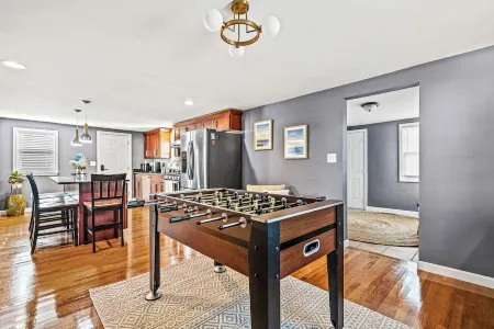 3BR1.5BA Retreat - Near Airport