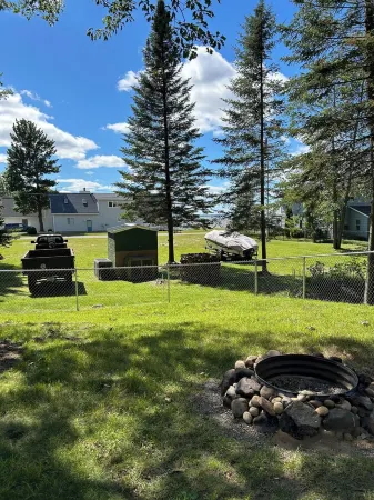 Family Friendly Lake View Home. Only steps away from Houghton Lake.